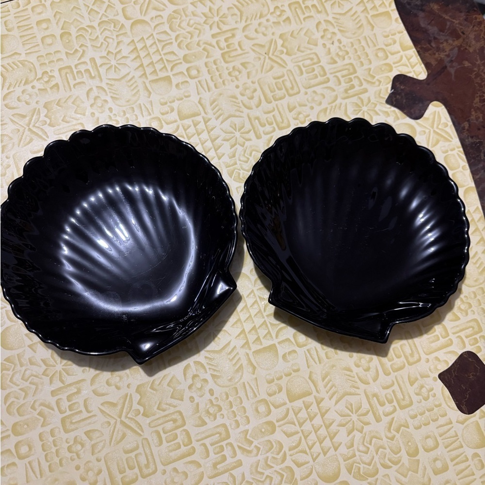 Vintage Arcoroc Black Shell-Shaped Decorative Dishes